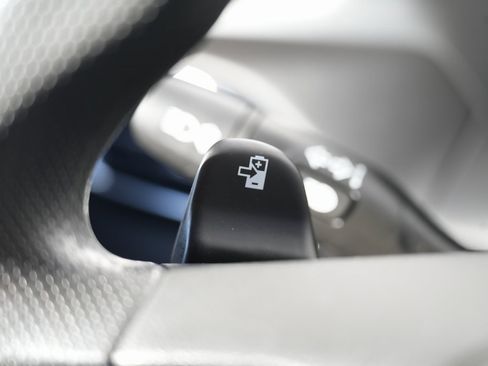 Used 2022 Chevrolet Bolt EUV LT image 46