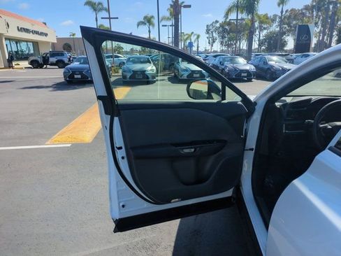 Used 2024 Lexus RZ 300e Premium image 15