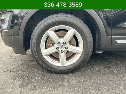 Used 2017 Ford Explorer XLT w/ Equipment Group 202A AWD/4WD image 26