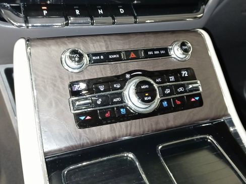 Used 2020 Lincoln Aviator Reserve w/ Equipment Group 201A image 20