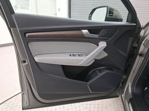 Used 2025 Audi Q5 e Premium image 20