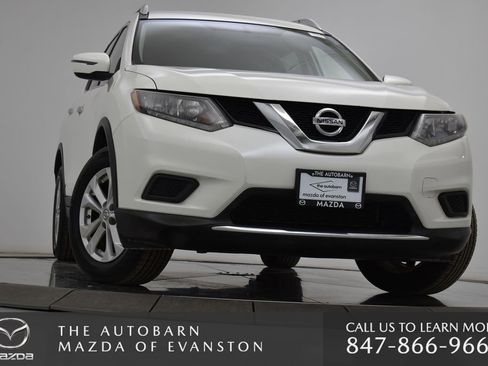 Used 2016 Nissan Rogue SV image 3