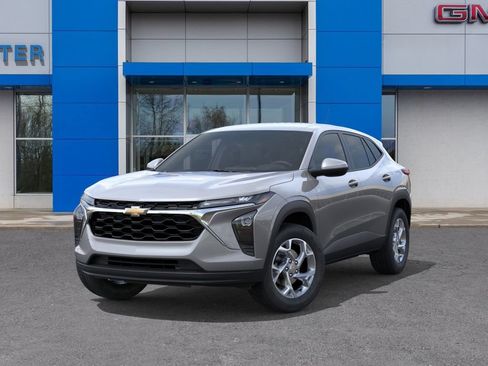 New 2026 Chevrolet Trax LS w/ LS Convenience Package FWD image 7
