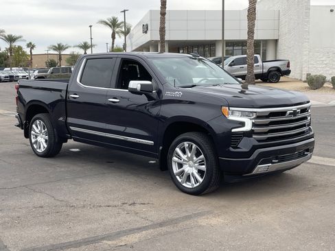 Used 2024 Chevrolet Silverado 1500 High Country w/ High Country Premium Package image 7