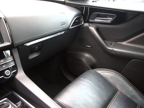 Used 2020 Jaguar F-PACE Prestige AWD/4WD image 36
