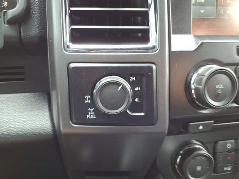 Used 2015 Ford F150 XLT w/ Equipment Group 302A Luxury AWD/4WD image 26