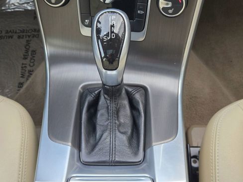 Used 2015 Volvo V60 T5 Premier image 27
