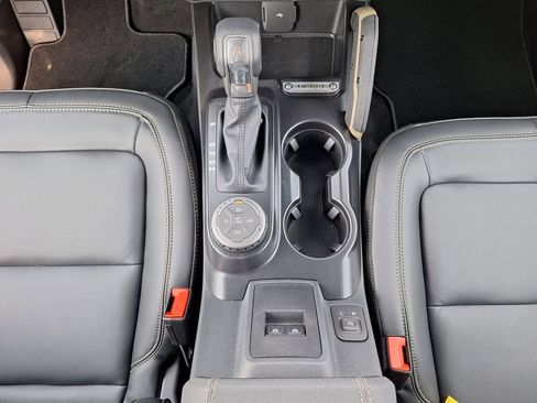 New 2025 Ford Bronco Badlands image 14