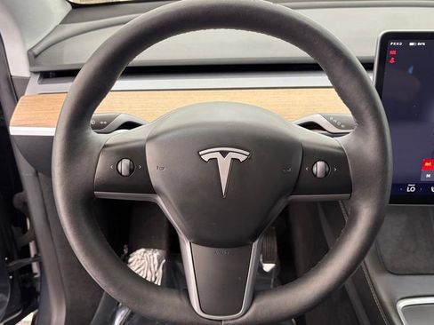 Used 2023 Tesla Model Y Long Range AWD/4WD image 35