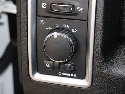 Used 2024 RAM 1500 Classic SLT image 39