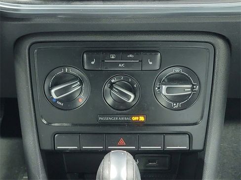 Used 2016 Volkswagen Beetle 1.8T Denim image 19