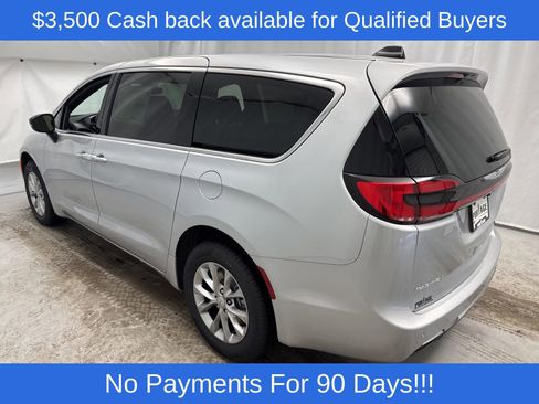 New 2026 Chrysler Pacifica Select image 5