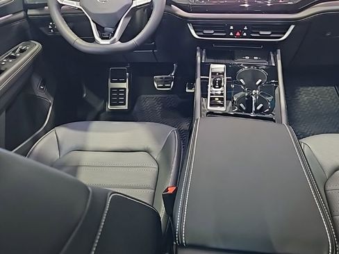 New 2026 Volkswagen Atlas Cross Sport SEL R-Line AWD/4WD image 25