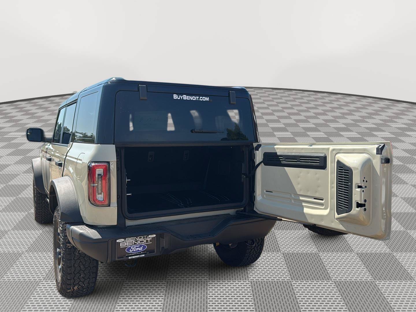 New 2026 Ford Bronco Badlands w/ Black Appearance Package AWD/4WD image 6