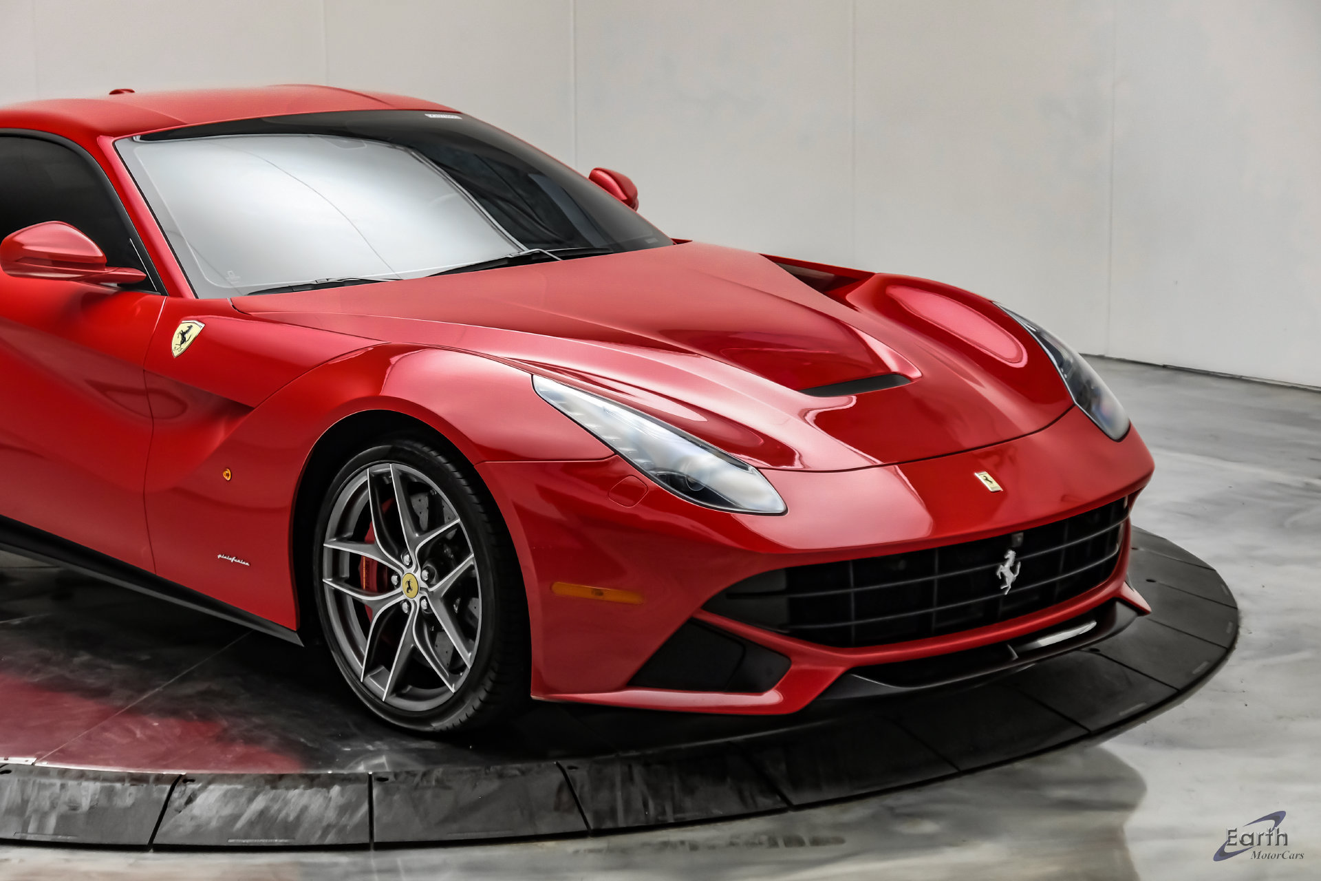 Used 2015 Ferrari F12 Berlinetta RWD image 32