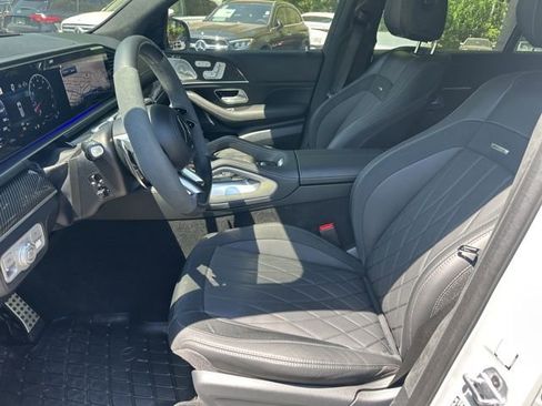 Used 2025 Mercedes-Benz GLS 63 AMG 4MATIC image 13