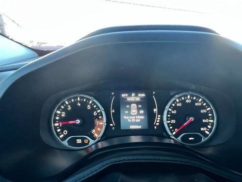 Used 2016 Jeep Renegade Latitude w/ Popular Equipment Group image 14