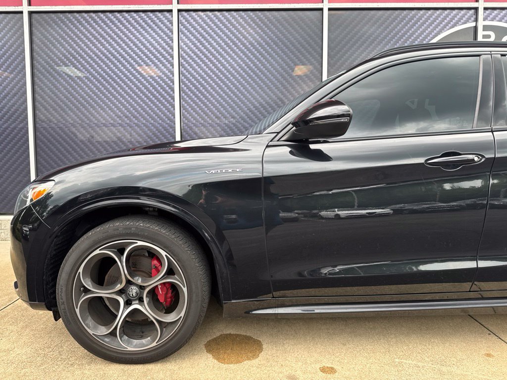 Used 2023 Alfa Romeo Stelvio Veloce AWD/4WD image 16