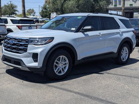 New 2026 Ford Explorer Active AWD/4WD image 5