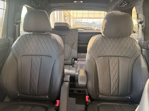 Used 2025 BMW ALPINA XB7 image 13