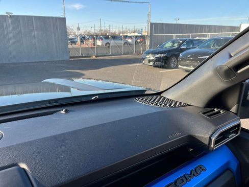 Used 2025 Toyota Tacoma TRD Off-Road image 35