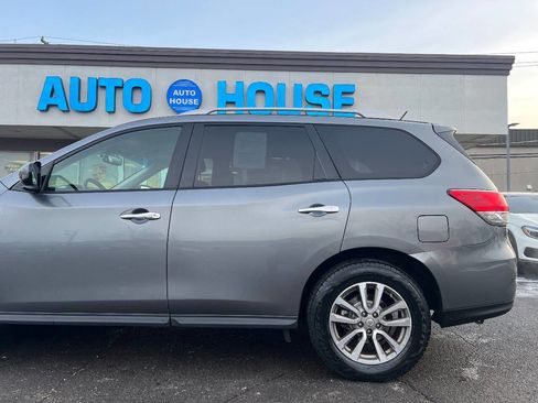 Used 2015 Nissan Pathfinder SV image 39