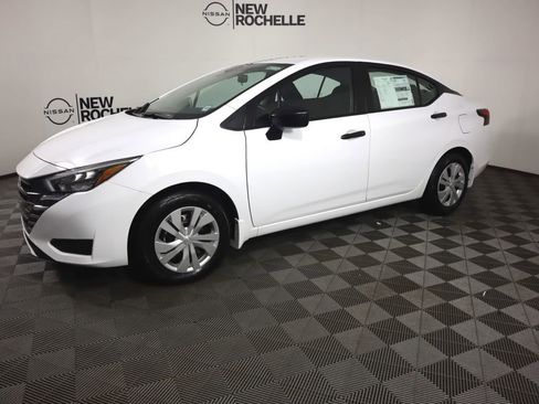 Certified 2025 Nissan Versa S w/ Trunk Package image 4