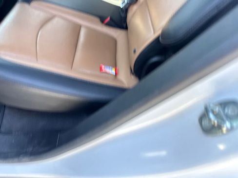 Used 2018 Chevrolet Equinox Premier FWD image 19