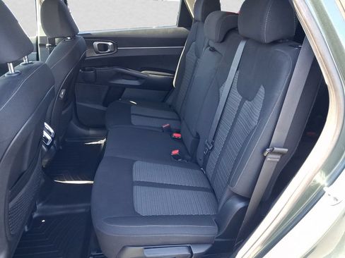 Used 2022 Kia Sorento LX AWD/4WD image 10