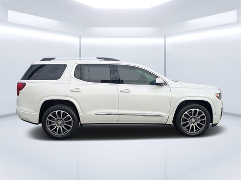 Used 2021 GMC Acadia Denali w/ Denali Technology Package image 2