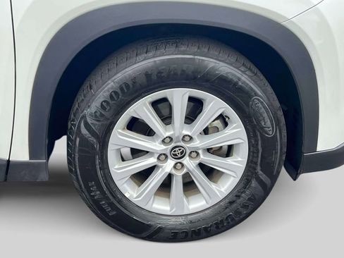 Certified 2024 Toyota Grand Highlander XLE image 14