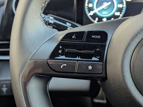 New 2025 Hyundai Elantra SEL image 18