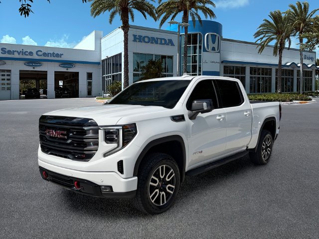 Used 2025 GMC Sierra 1500 AT4 w/ AT4 Premium Package AWD/4WD image 4