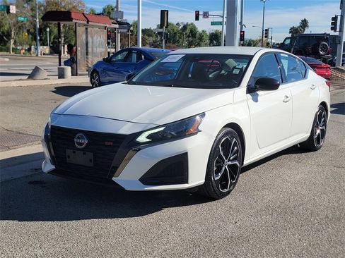 Used 2024 Nissan Altima 2.5 SR image 9