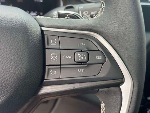 Used 2026 Jeep Grand Cherokee Laredo X AWD/4WD image 21