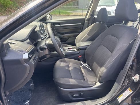 Used 2023 Nissan Altima 2.5 SV image 18