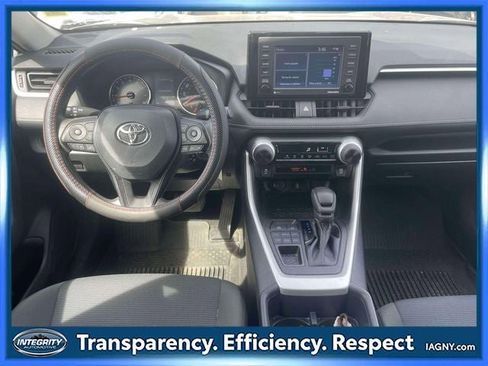 Used 2022 Toyota RAV4 LE AWD/4WD image 13