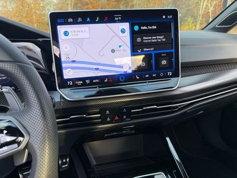 Used 2025 Volkswagen Golf R Black Edition image 24