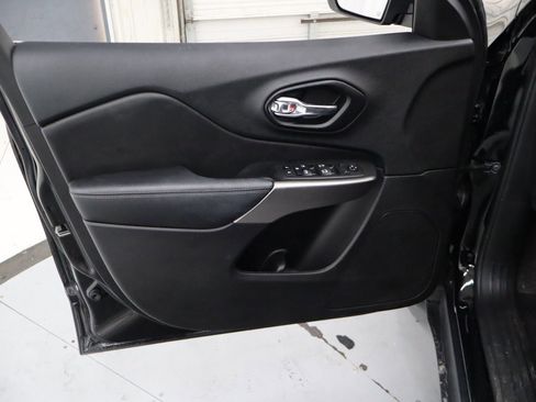 Used 2021 Jeep Cherokee Latitude Lux AWD/4WD image 12