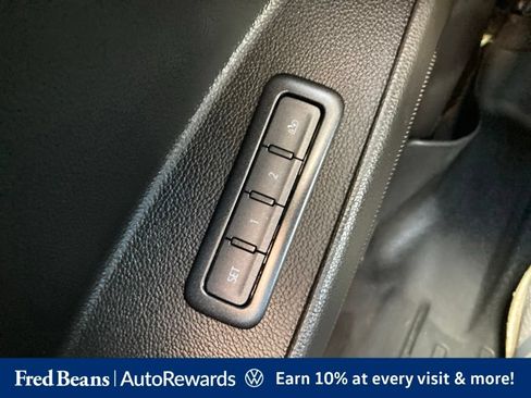 Used 2019 GMC Yukon SLT w/ Open Road Package AWD/4WD image 34