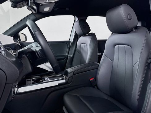 Certified 2025 Mercedes-Benz GLB 250 GLB 250 image 17