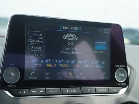 Used 2025 Nissan Sentra SV image 21