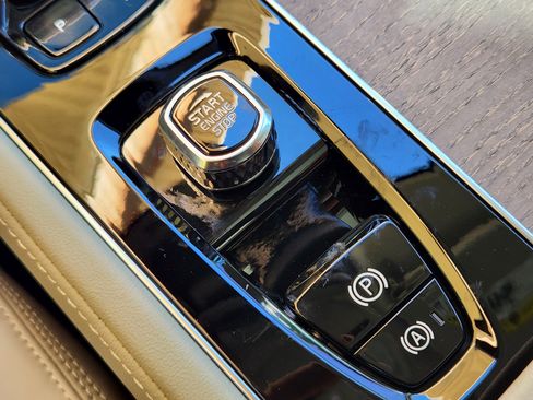 New 2026 Volvo XC90 B5 Ultra image 21