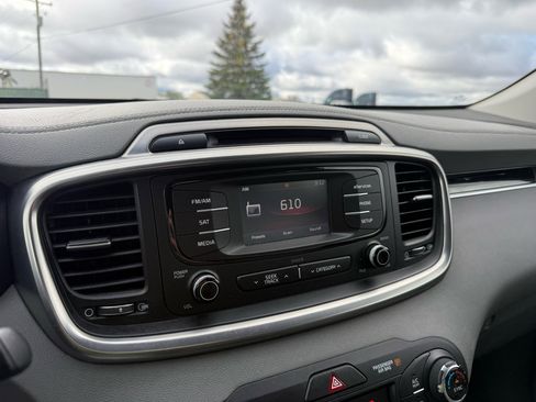 Used 2016 Kia Sorento EX image 34