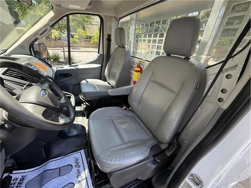 Used 2017 Ford Transit 250 138 RWD image 9