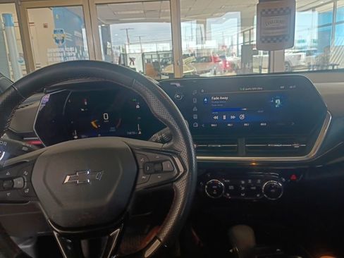 Used 2024 Chevrolet Trax RS w/ Sunroof Package image 7