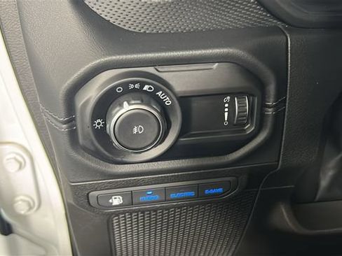 Used 2024 Jeep Wrangler Unlimited Rubicon 4xe AWD/4WD image 17