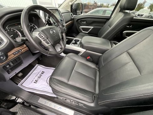 Used 2020 Nissan Titan SL w/ Moonroof Package image 43