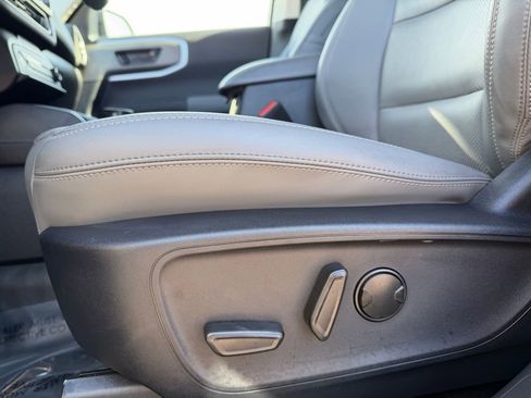 Used 2025 Ford Bronco Sport Badlands image 11