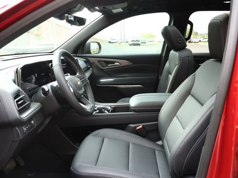 New 2026 Chevrolet Traverse LT w/ Sun and Wheel Package image 9